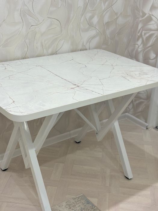 Кухонный стол...