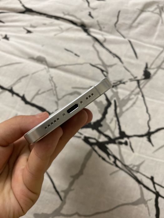 Iphone 16pro на запчасти