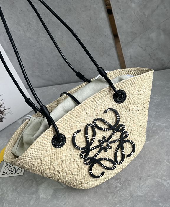 Geanta Loewe Anagram Basket 34cm, tip Premium