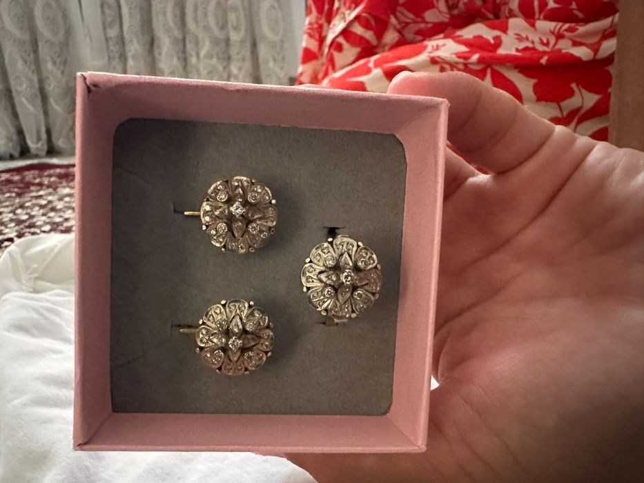 Продам срочно золото750
