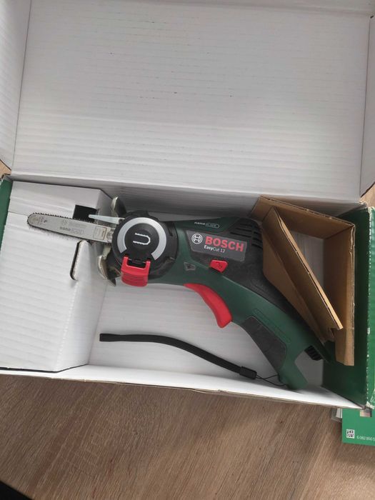 Ferăstrău cu baterie Bosch EasyCut 12 (fără baterie, tehnologie NanoBlade, sistem de 12 volți, în cutie)