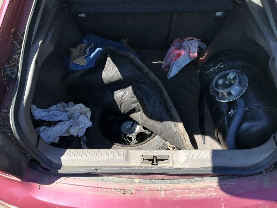 Мазда 626 1.8 газ на части /Mazda 626