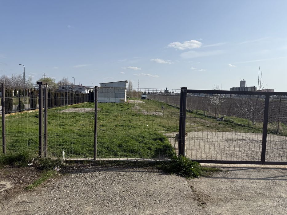 Teren // suprafata 5000 mp Roman curent apa ingradit predare concesiune