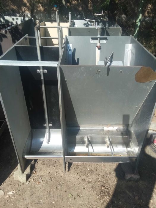 Vand hranitoare porci