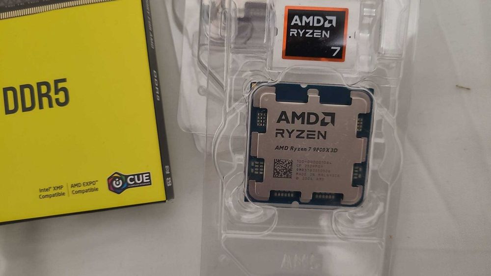Kit procesor Ryzen 7 9800X3D + corsair rgb 32 gb ddr5 la 6000 cl 36