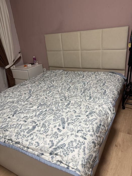 Продам двуспальную кровать