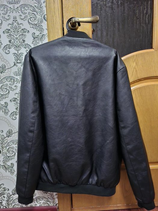 Продам кожаную куртку