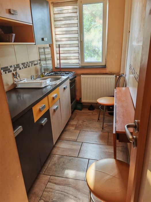 Închiriez ap 2 camere, amenajat modern , etaj intermediar, langa Piata Doina