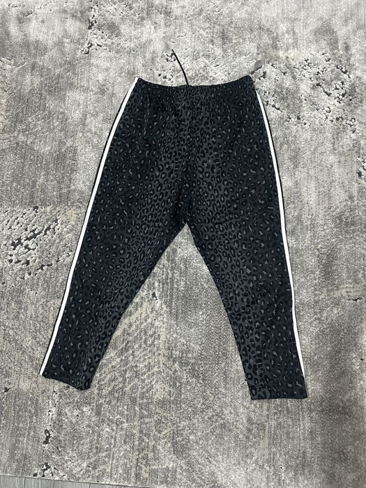Pantaloni de trening adidas marimea m