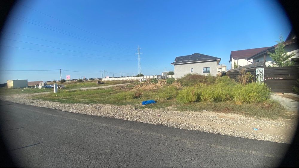 Teren de casă în Săbăreni – stradă asfaltată, utilități și vecini!