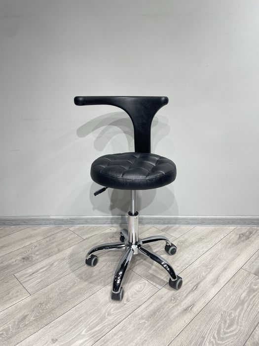 Офисное лабораторное барное медицинское кресло на роликах