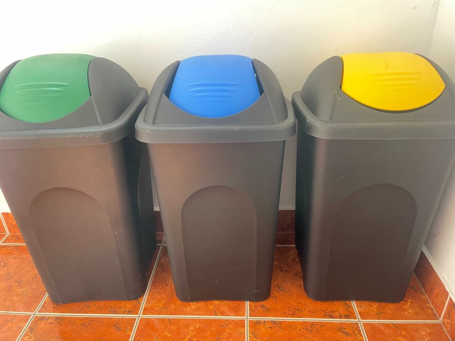 Set 3 coșuri colectare selectivă 60L, noi – alb, albastru, galben