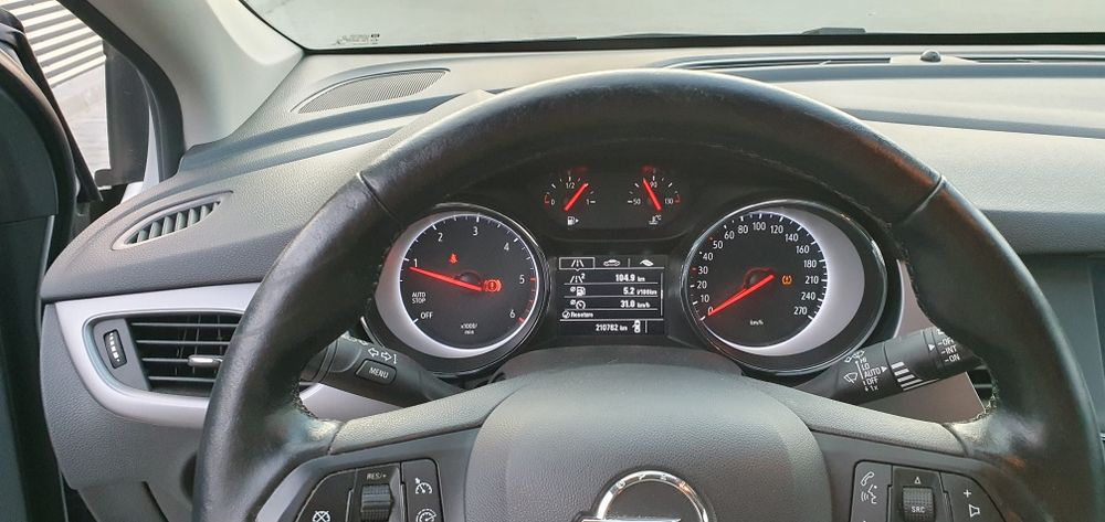 Vand Opel Astra K ,an 2020 , luna 11 , 1,5 diesel ,105 hp, manuala