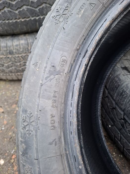 Vand 2 anvelope 215 60 16 petlas de iarna bune