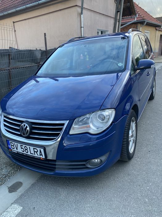 VOLKSWAGEN Touran