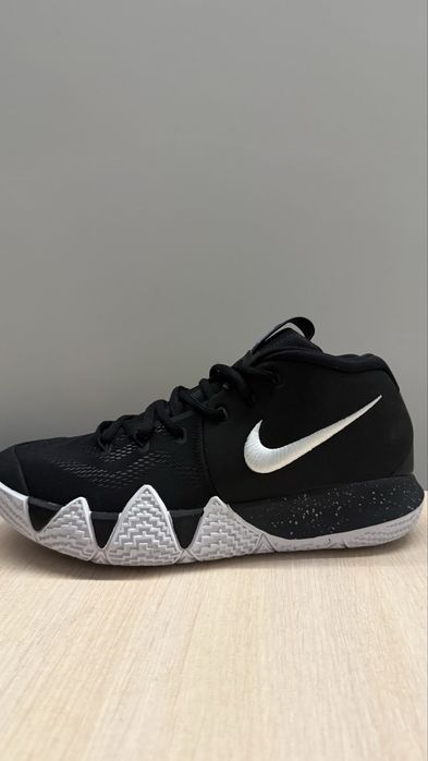 баскетбольные кроссовки