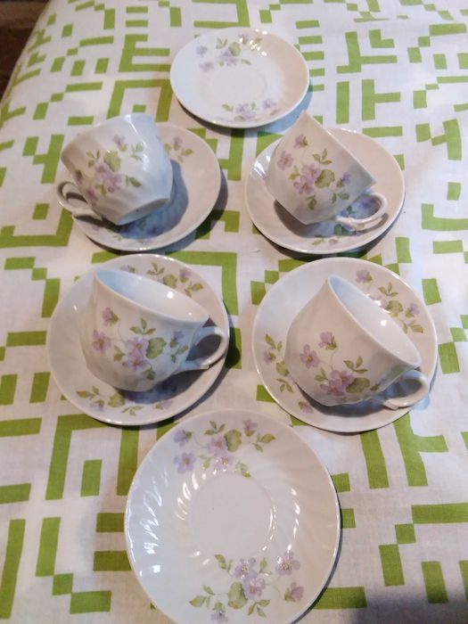 20% отстъпка на всичко до 20 ноември Порцеланова кана, чаши, чайник