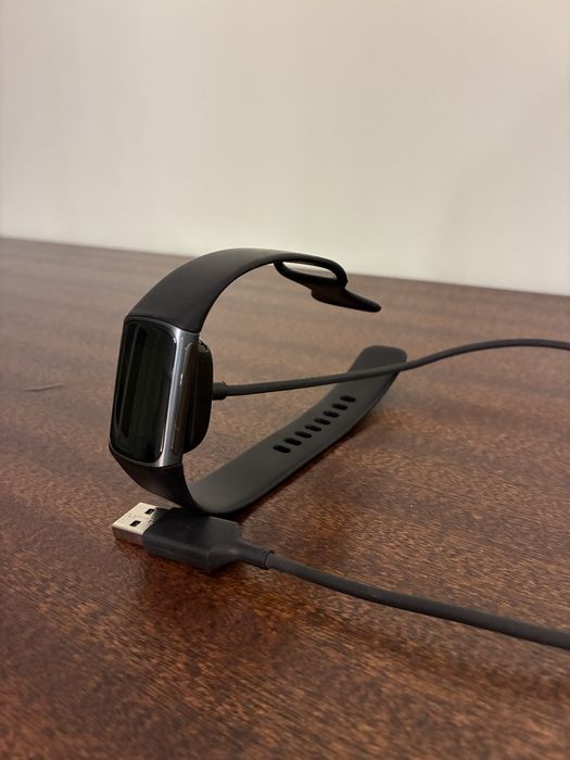 Bratara Fitbit Charge 5