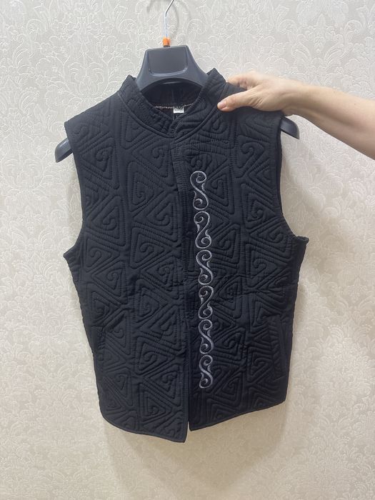 Продам жилет на подростка