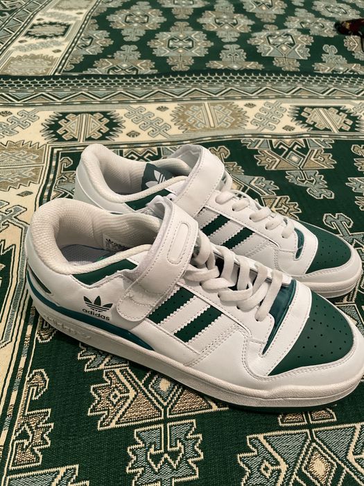 Кроссы adidas 42 размера