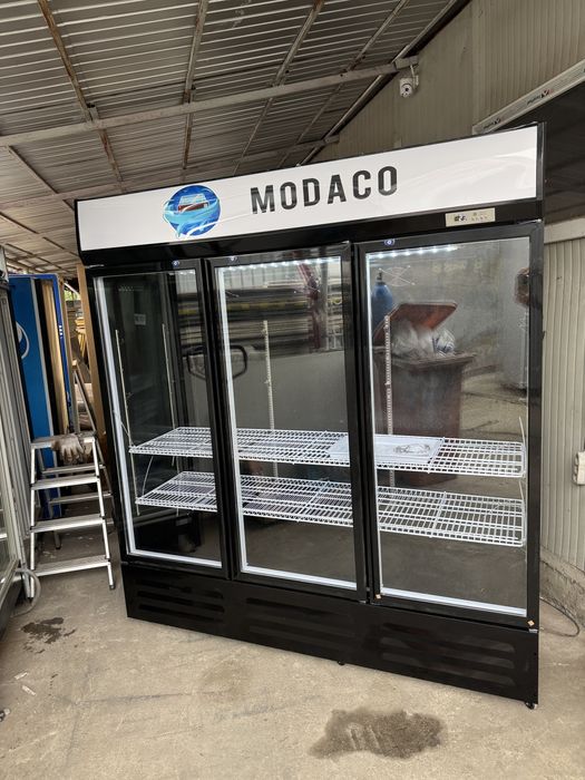 Vitrina frigorifica verticala cu 3 usi