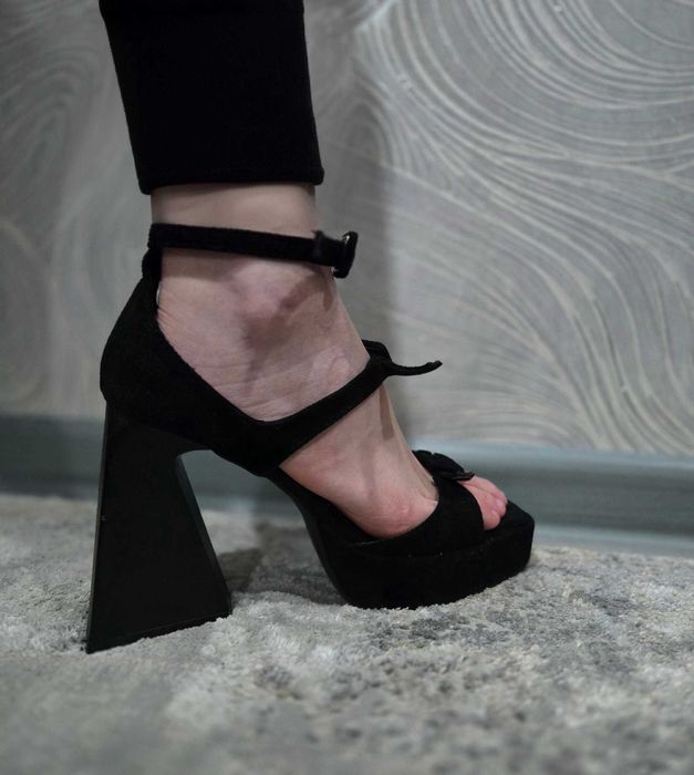 Высокие каблуки новые