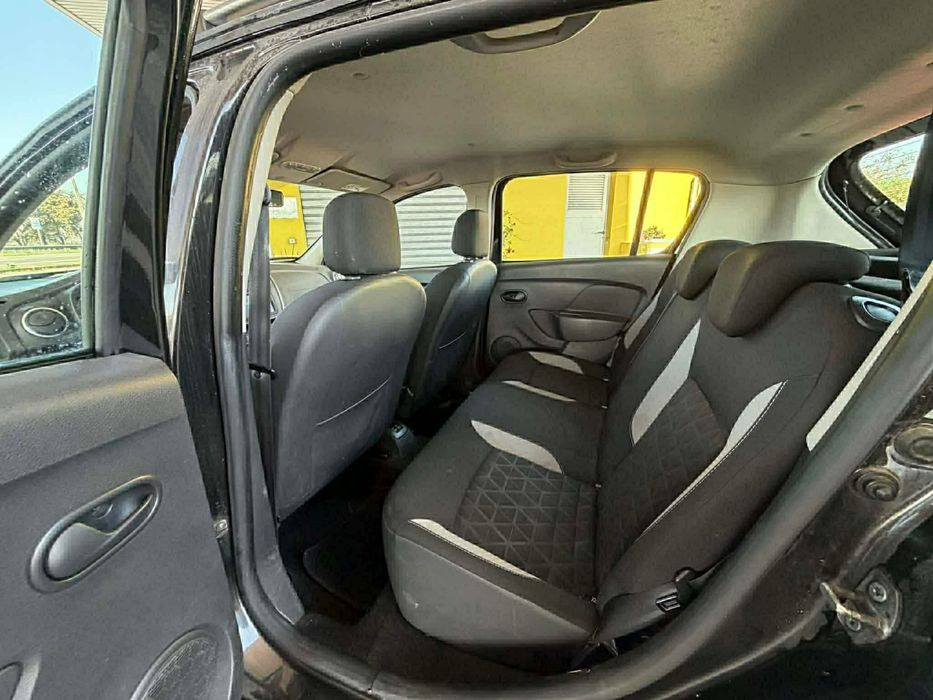 Vand Dacia Sandero an 2013 ,acte la zi