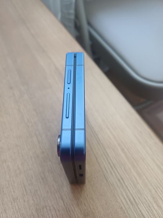 Vând telefon Samsung Zflip 7