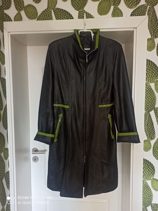 Продавам палто изкуствена материя размер L-Xl обличано 2пъти