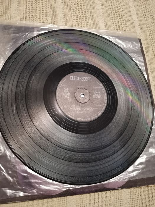 Vinil Holograf/ Iris/ Celelalte cuvinte