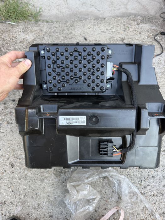 Porsche panamera Bass Box Assy баскаса