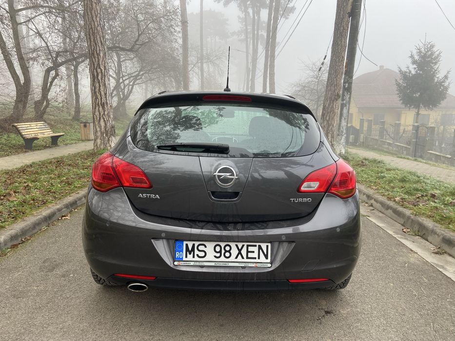 Opel Astra J  1.4 Turbo 2012