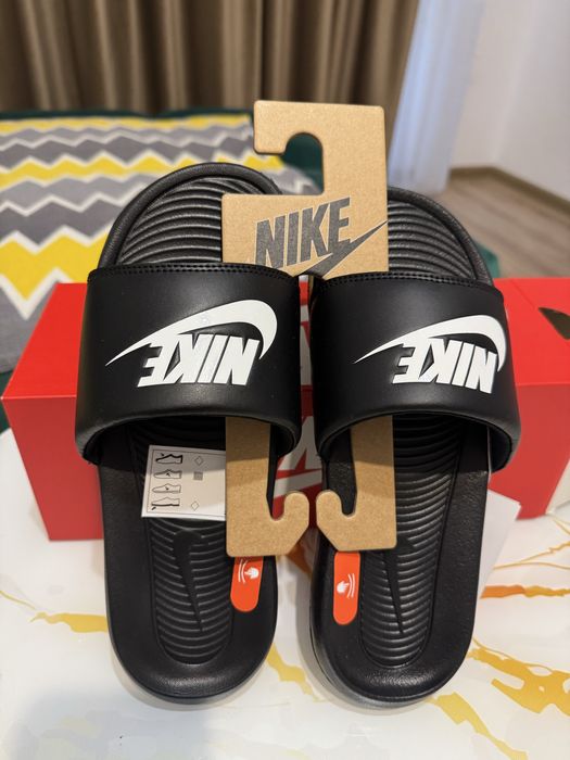 Papuci Nike - marimea 38 - noi, cu eticheta