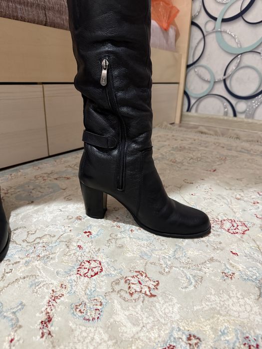 Продаётся кожанные сапоги зимний