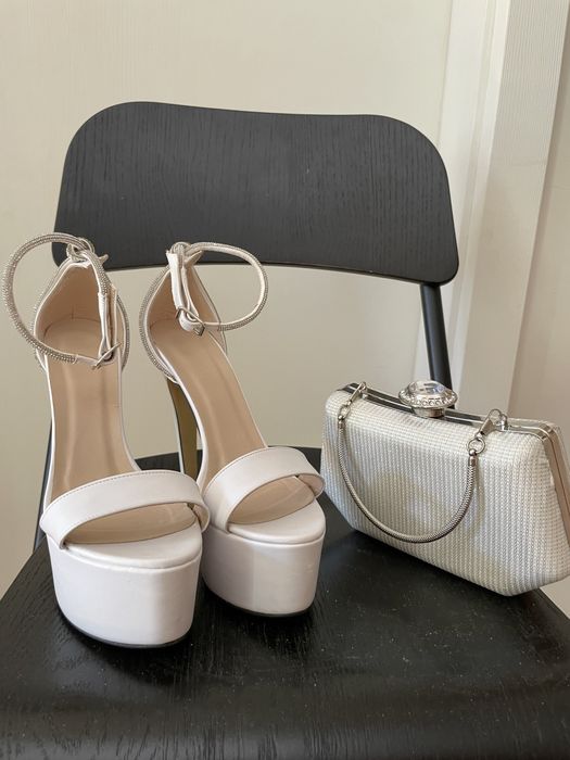 Сватбена Булчинска рокля с було + чанта и обувки