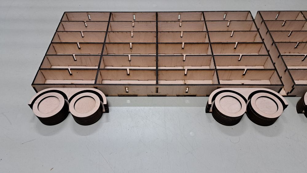 Raft camion depozitare colectie masinute