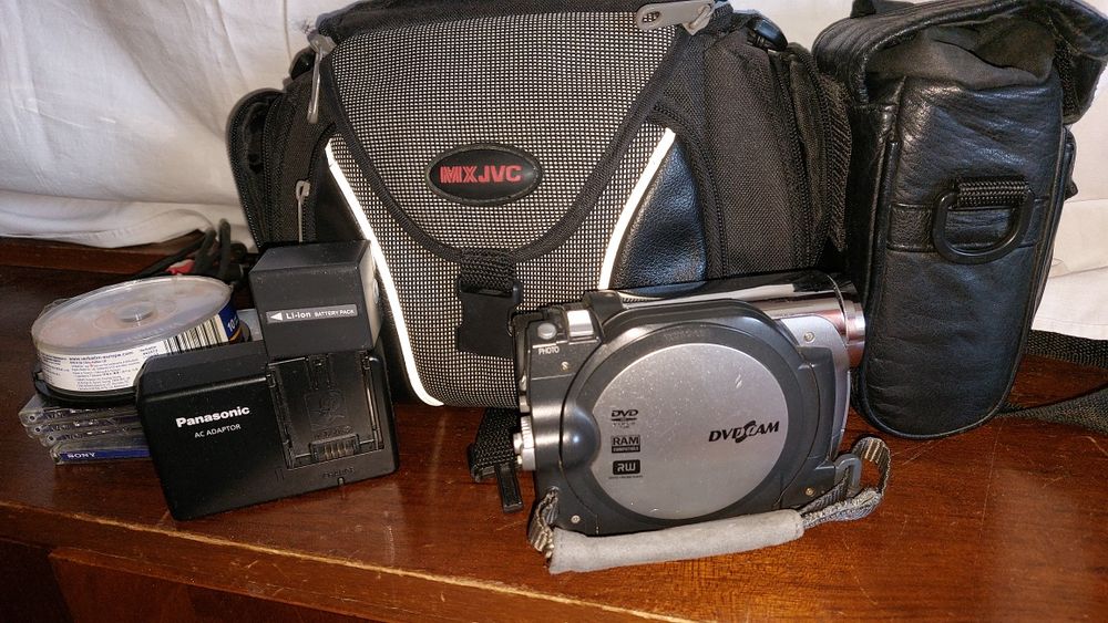 Cameră dvd  Hitachi DV