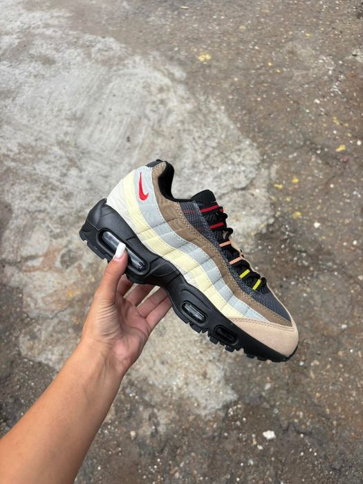 Nike 95 Topographic