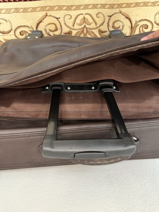 Сумка чемодан дорожная костюма