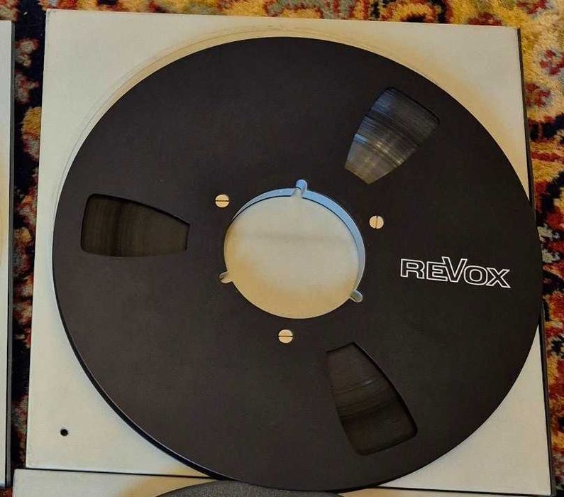 Role si benzi ReVox pentru magnetofon.
