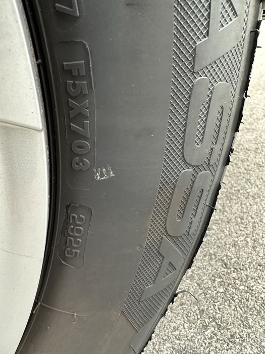 Toyota RAV4 4WD, 2015, бензин 150к.с. - реални км, 2 комплекта гуми