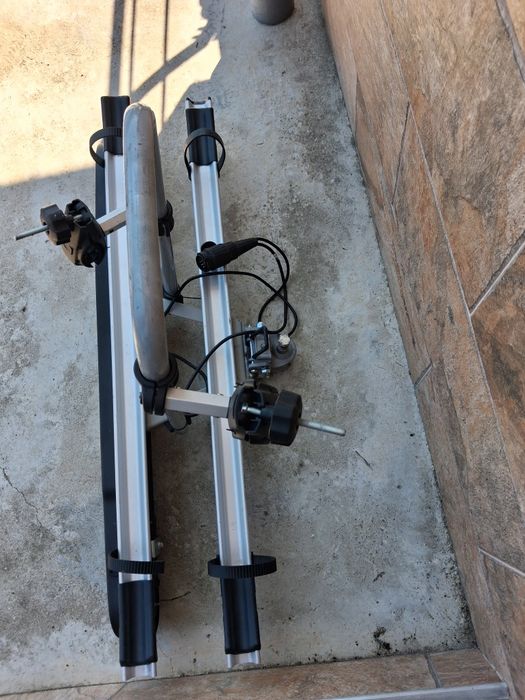 Vând suport auto pentru biciclete