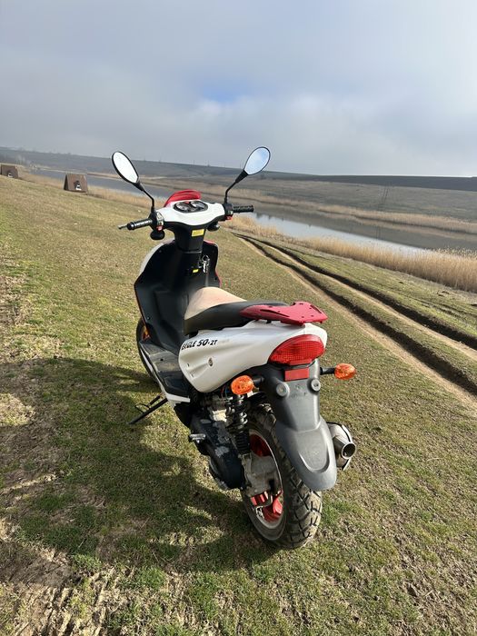 Vand scuter de 49cc 2t