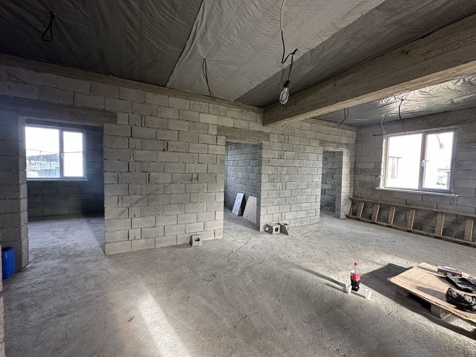 продам дом под черновой