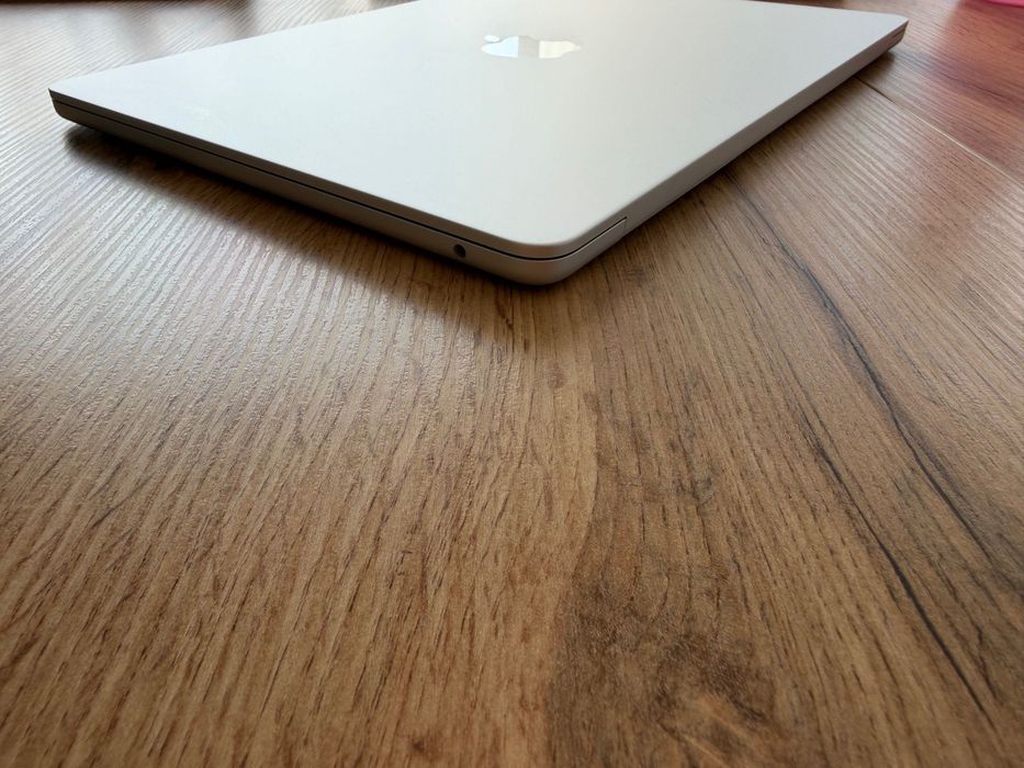 MacBook Air 13" M4 Chip 10-CPU, 10-GPU, 16GB RAM, 512GB SSD
