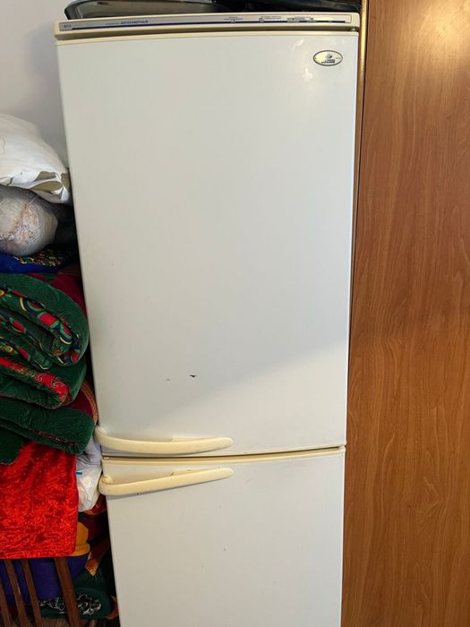 Холодильник двухкамерный