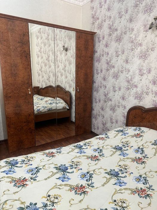 Продается спальная: постель, шкаф и комод