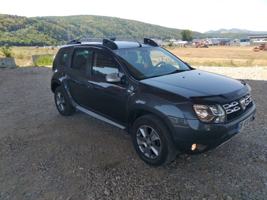 Vând Dacia Duster
