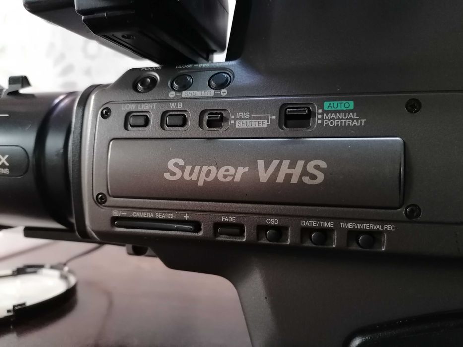Cameră video s VHS M9500 profesională