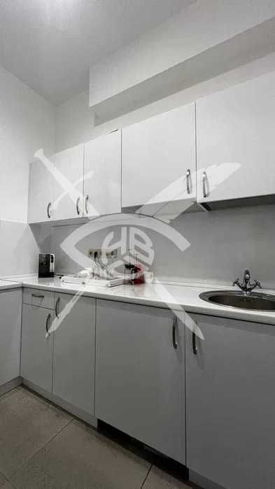 Продава се Офис в Бургас, Зорница - 82 кв.м за 2227 €/кв.м - Снимка #4